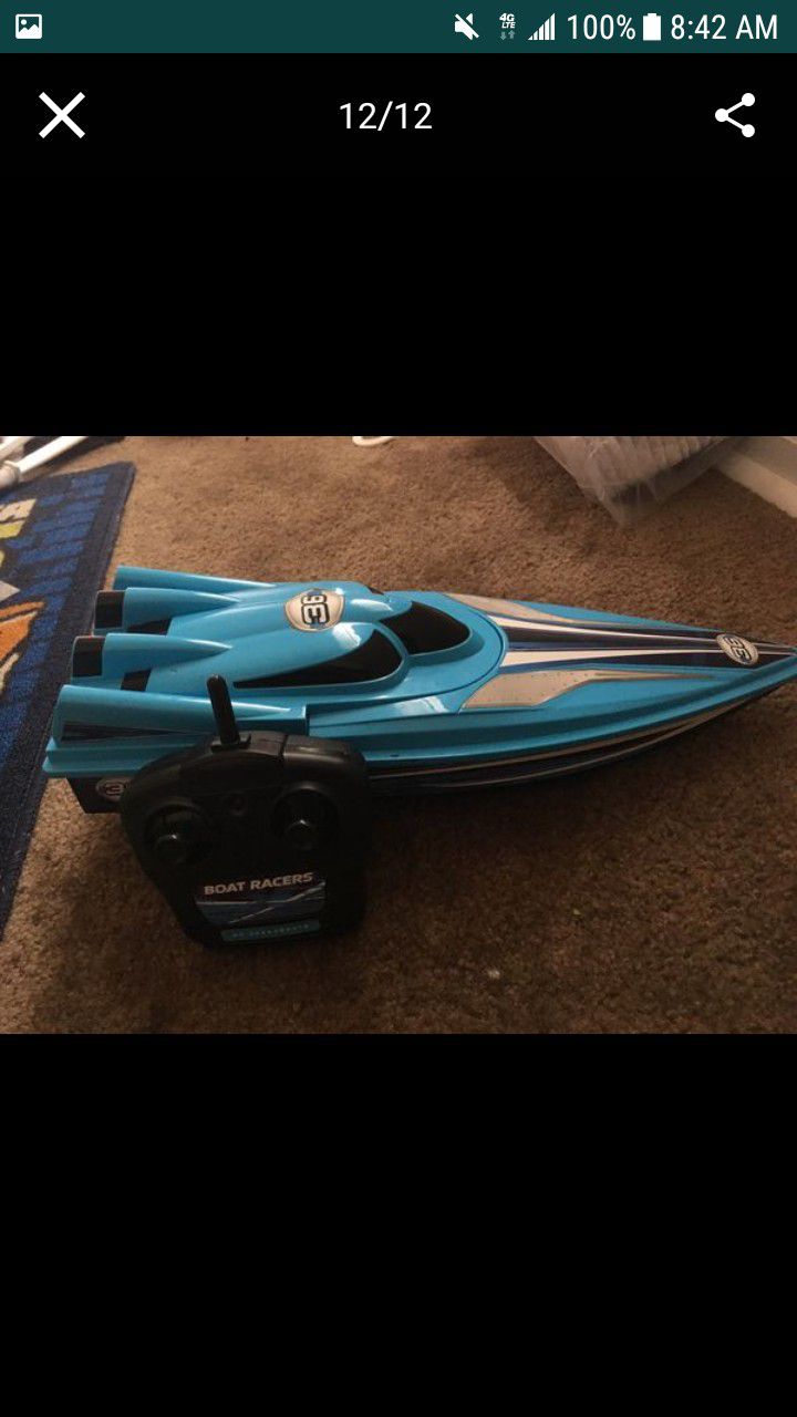 New rc boat 3 speed remote control 3 series (fast) racing water boat great range drives well never been used brand new condition with remote control