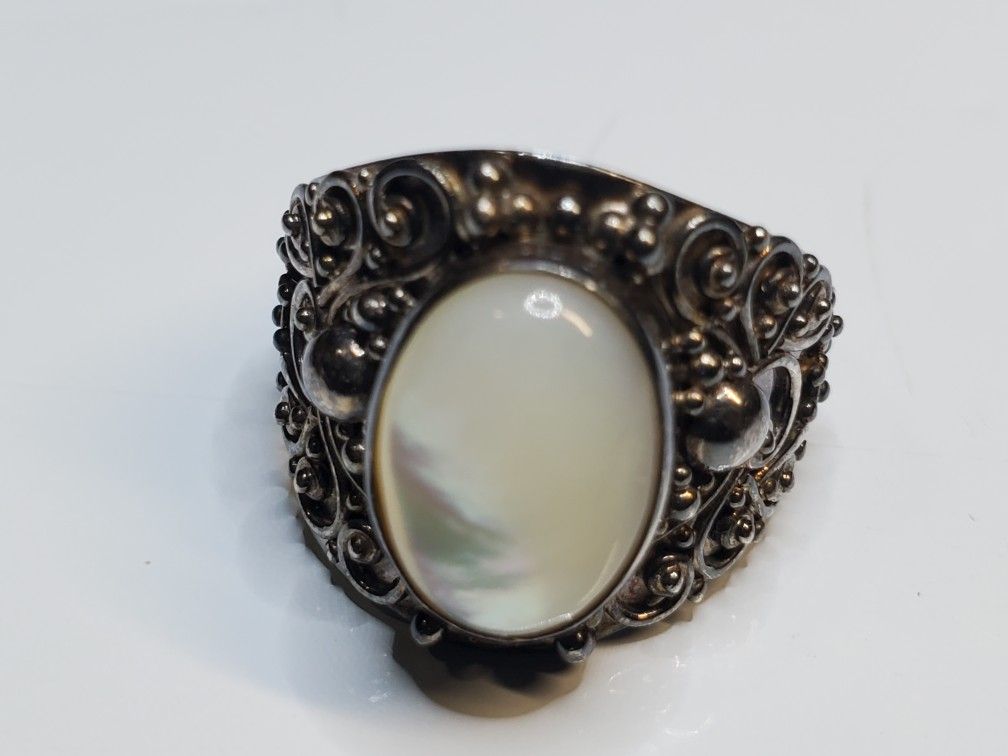 Vintage/Estate Mother of Pearl Engraved Design, Size 7.5, Like New