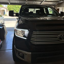 Toyota Tundra Headlights 