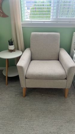 2 arm chairs & a side table