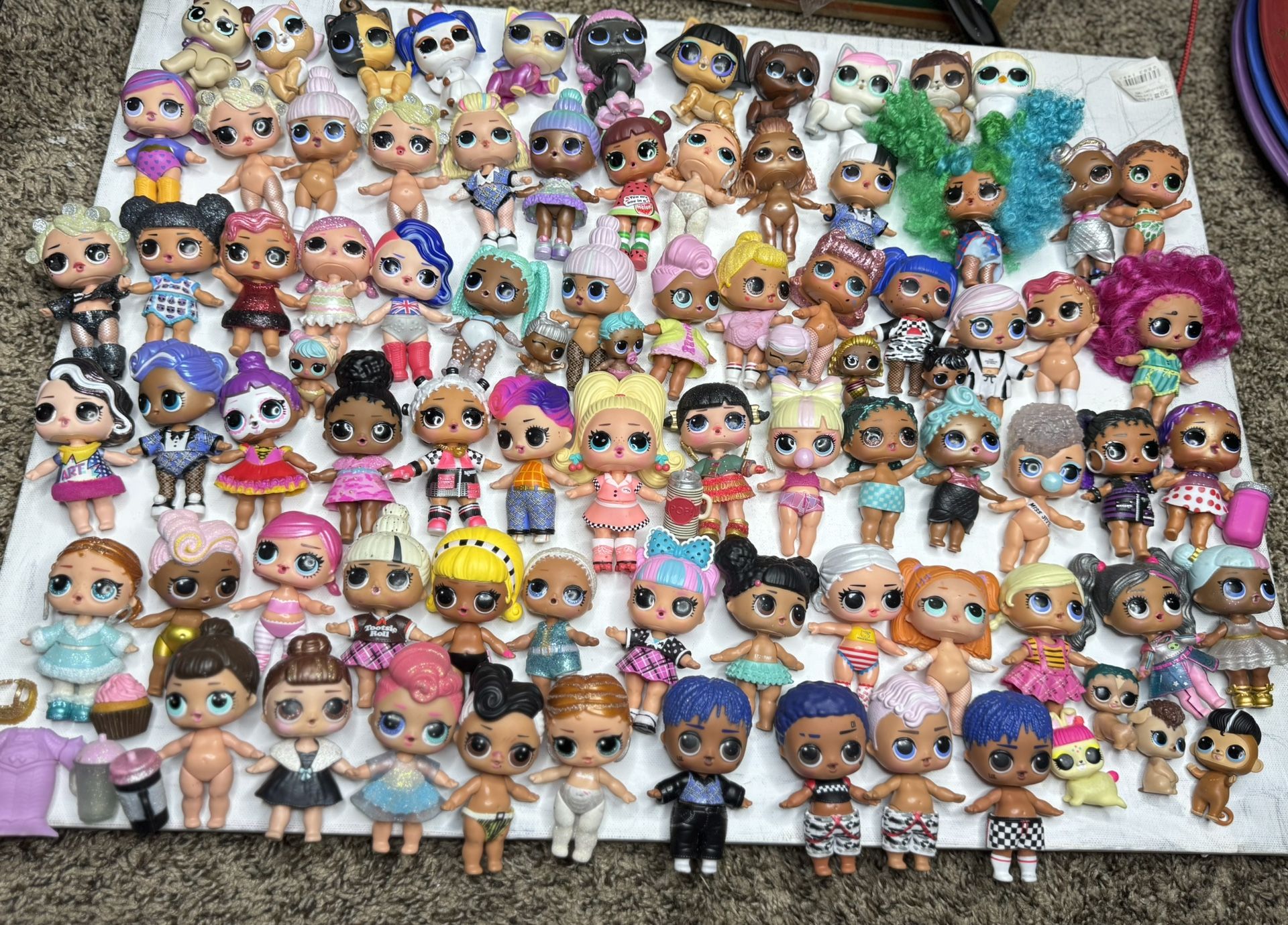 LOL dolls and animals, children and boys, bottle, 92 pieces.