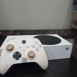 Xbox Series S w Scuff Controller
