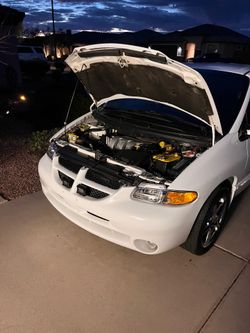 Dodge caravan short sport 1999 white