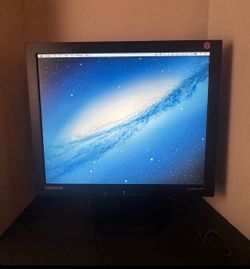 Samsung 19" LCD Monitor - SyncMaster 914V (Works Great)