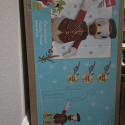 4 Ft Holiday Donald Duck