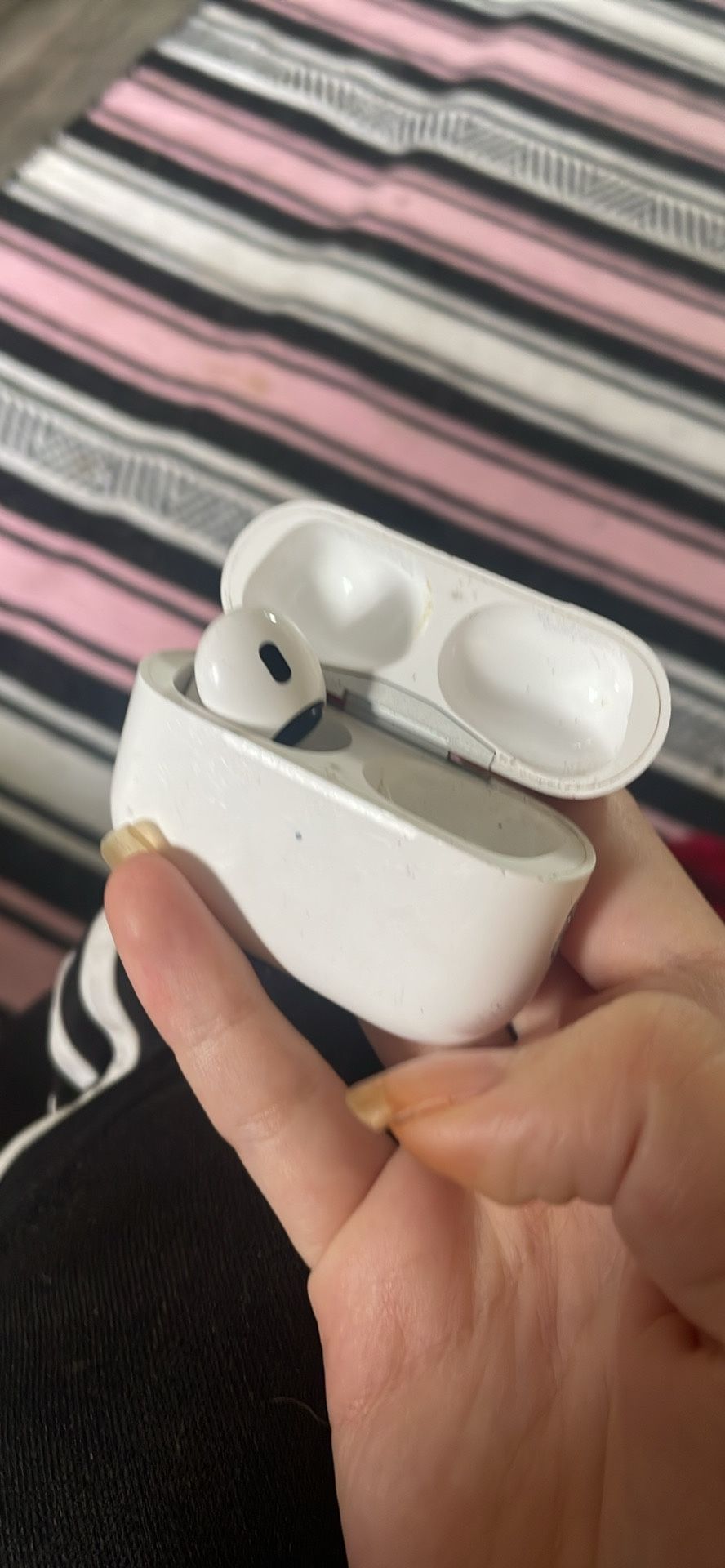 Bose Headphone & Airpods