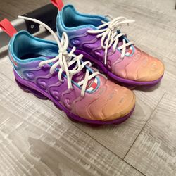 Nike Air Vapormax Plus “Fuchsia Dream” 