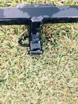 Trailer hitch with 1 1/4 receiver BMW 08 to 11 mod 128i and 135 I