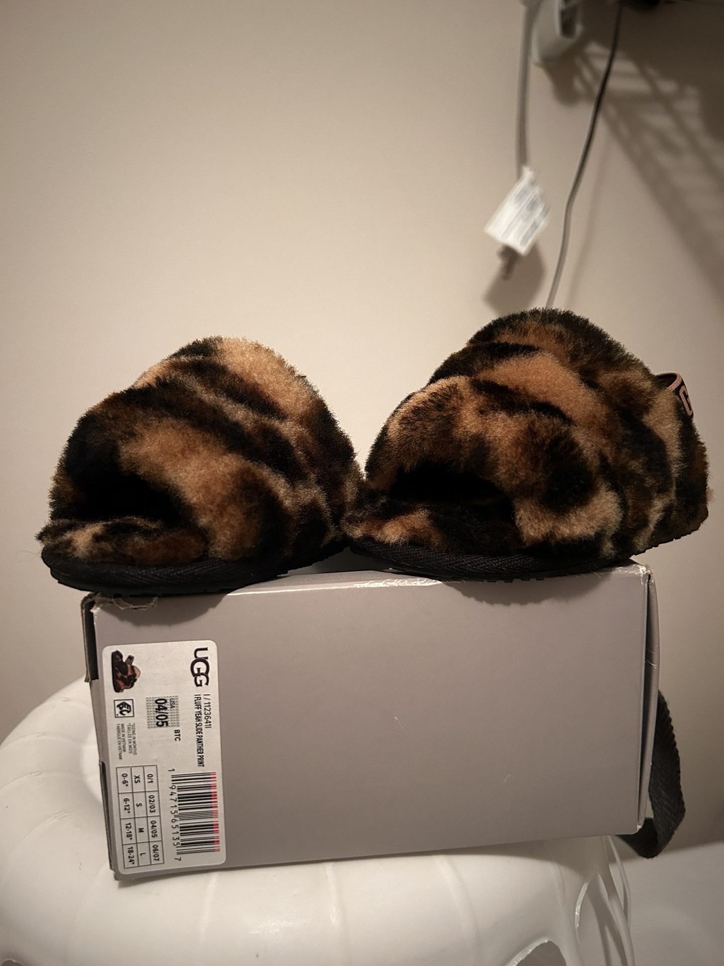 Uggs Fluff Yeah Slide Panther Print Size 4/5