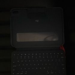 Logitech iPad 10th Generation Case