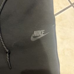 S Nike Tech Pants 