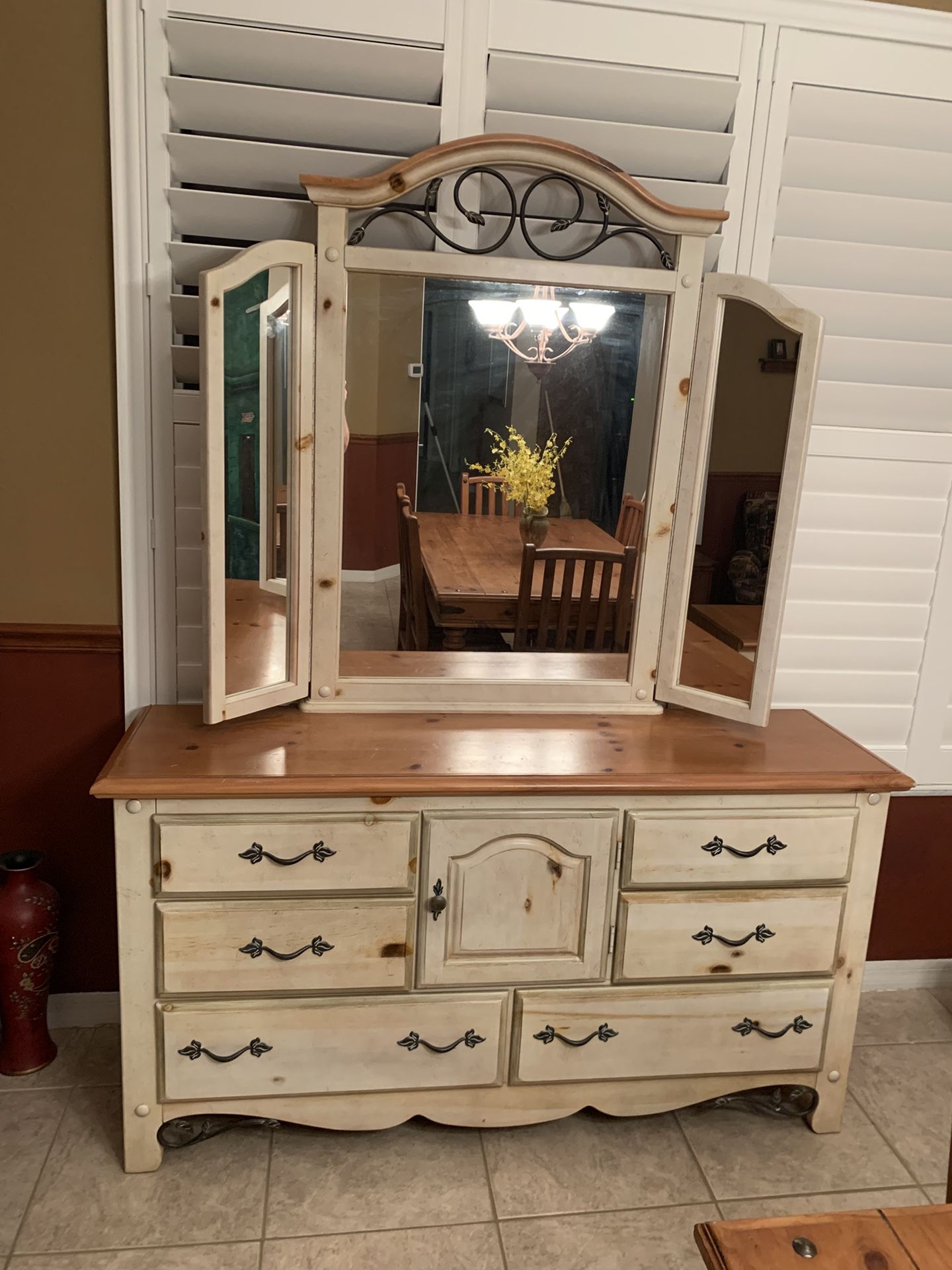 Bedroom Set (20 Total Pieces)