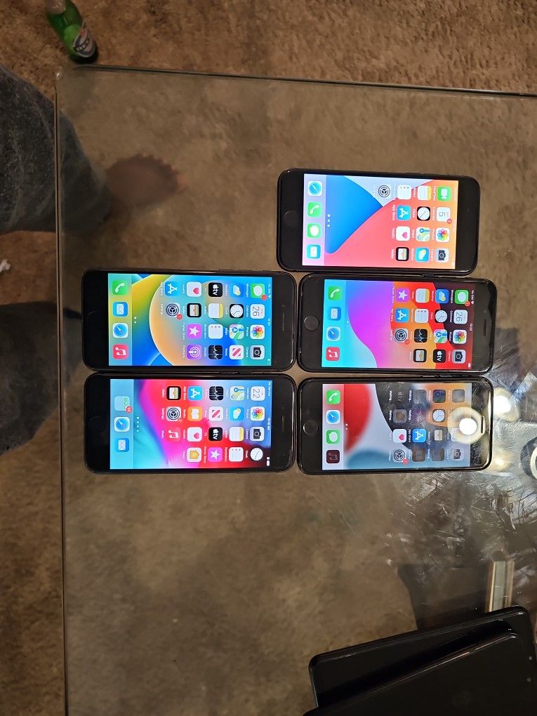 Lot Of 5 Iphone 8 All UNLOCKED CRACKED BACK