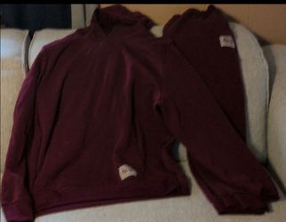 Men's maroon sweat pants and hoodie