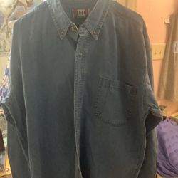 Men’s button-down, long sleeve shirt