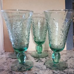 Beautiful Vintage HOLIDAY CHEER By Studio Nova Green Christmas Tree Goblets/Glasses -- SET OF 4
