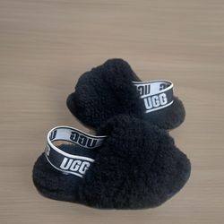 UGG Fluff Yeah Slide - Slippers for children size 6C used $15 great condition 
