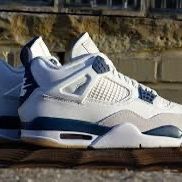 Jordan 4 SB NAVY Dead stock Size 11M