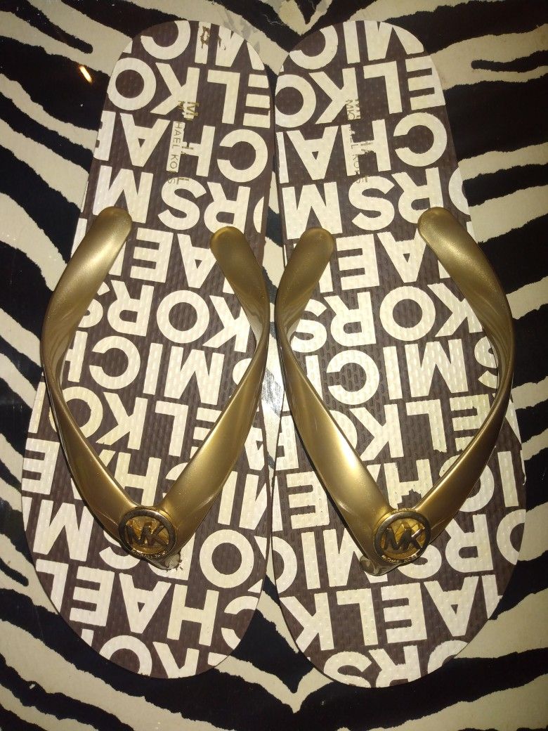 MICHAEL KORS Jet Set Rubber Flip Flops 