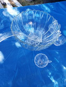 Crystal Daisy Shaped Punch Bowl W/cups