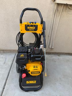 DEWALT
3400 PSI 2.5 GPM Gas Pressure Washer with Maintenance-Free Pump, Heavy-Duty Comm