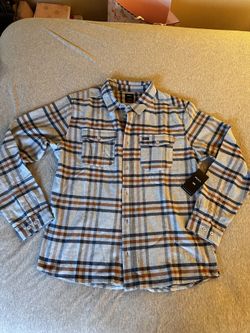 Ruca Hughes Men’s Flannel Large