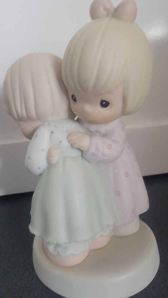 Precious Moments "That's What Friends Are For" Figurine