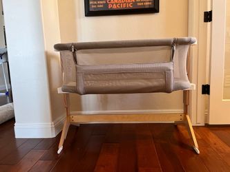 Newton Baby Bassinet & Bedside Sleeper and Covers