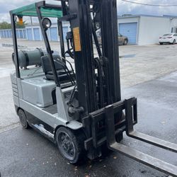 Caterpillar Forklift