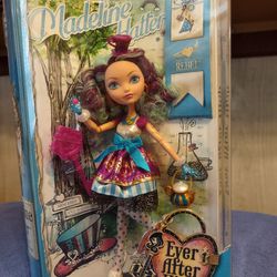 Madeline Hatter Ever After High Doll And Accessories NIB