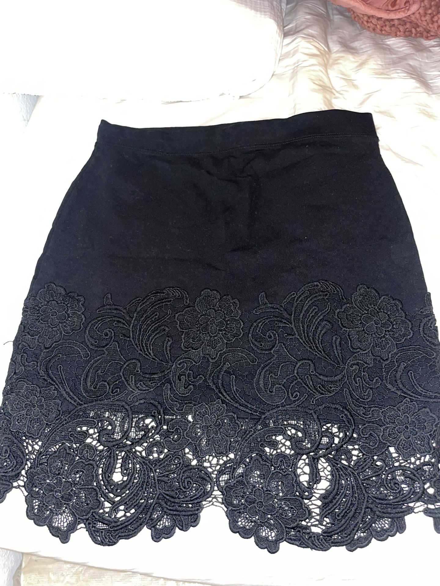 Lace Pencil Skirt XL