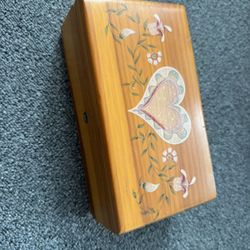 VTG Lane Cedar Wood Box /jewelry Hearts And Flowers 1989 9x5x3.5”