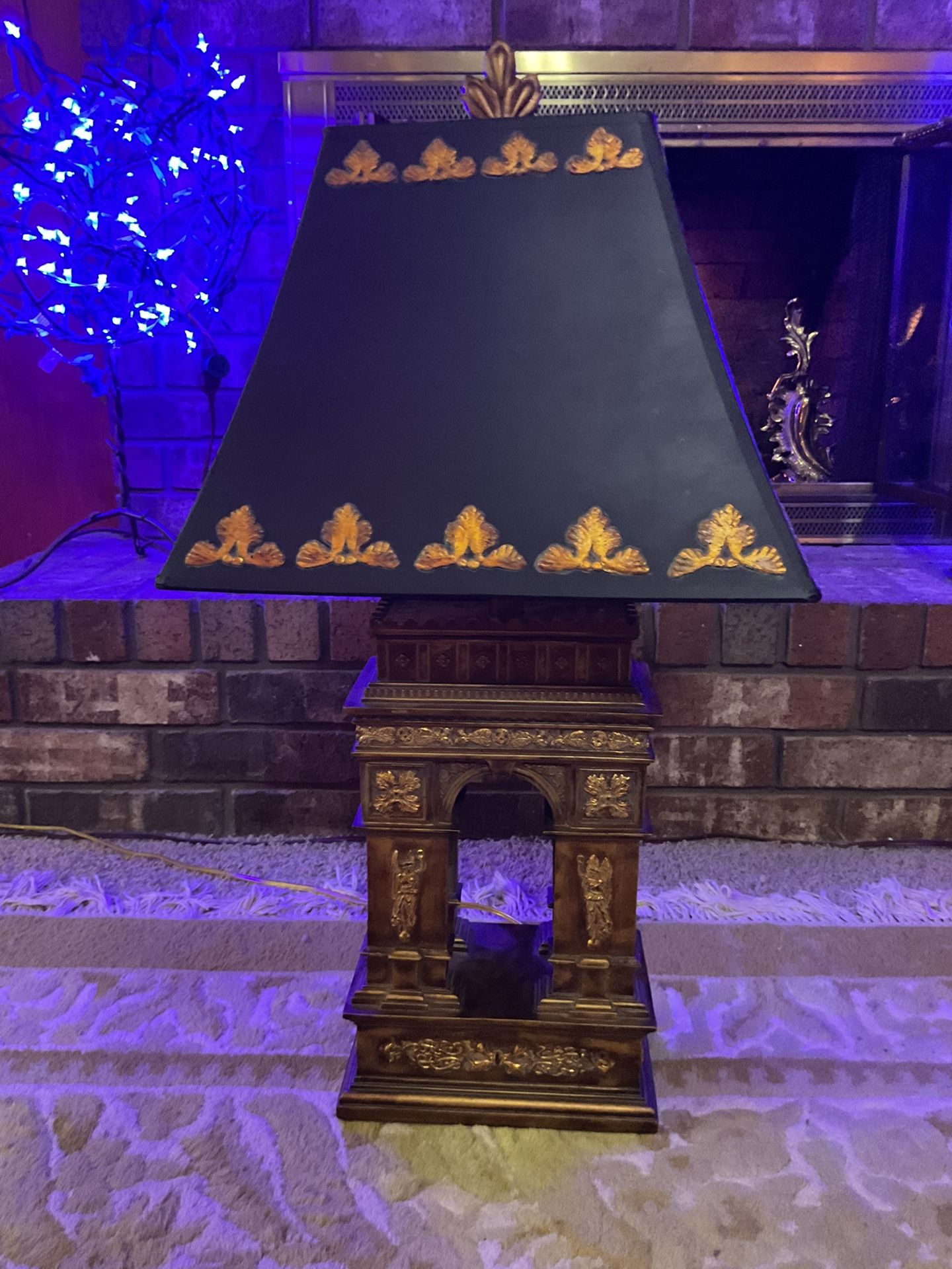 Cool And Fashionable Tower Lamp.