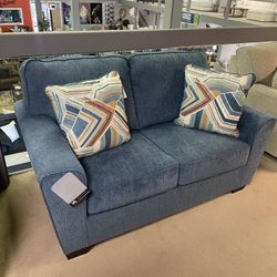 Cashton Blue Loveseat
