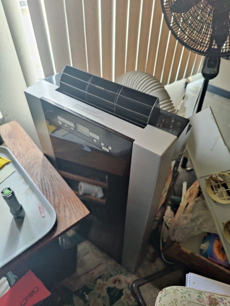 Whynter 14,000 BTU Portable Air Conditioner
