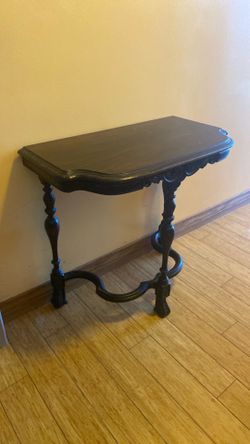 Jacobean 1920s / 3-legged wall table!  table