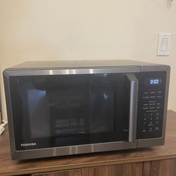 Toshiba 0.9 cu. ft. Countertop Microwave 