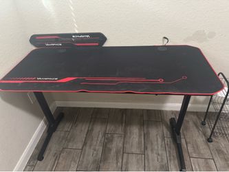 Gaming Desk with Mousepad