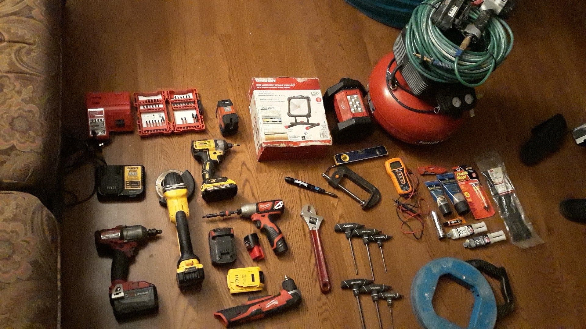 Power tools compresor nail gun and misselenious