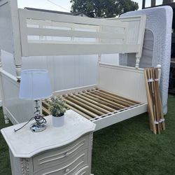 Pottery Barn BunkBeds Full /twin  