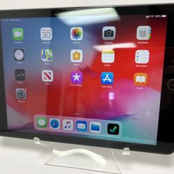 iPad 5, 32 Gb, Wi-Fi,+ Cellular , With 30 Day Warranty