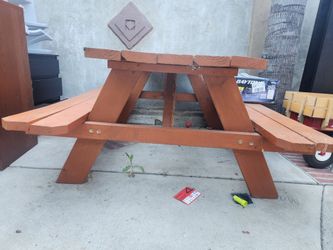 Wood picnic table
