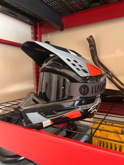 Alpine star MX helmet size medium