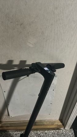 Electric scooter interested in trades needs to go asap *NOT FREE*