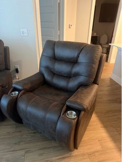 Laredo Springs Dual power reclining sofa