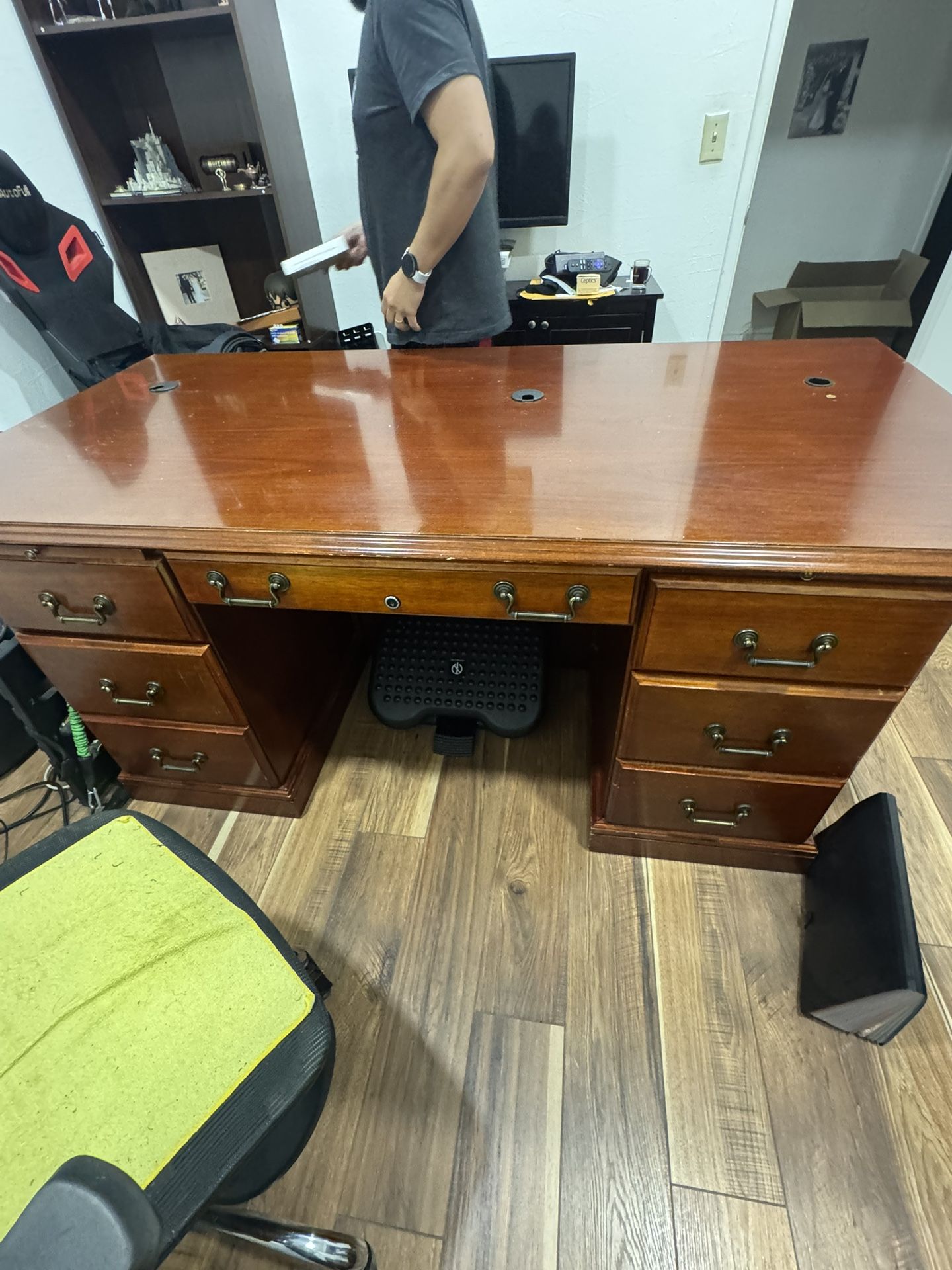 Presidential Style Desk