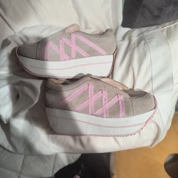 Soda Vintage Platform Sneakers