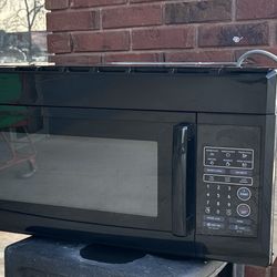 Magic Chef 1.6 cu. ft. 1000 Watts Over the Range Microwave