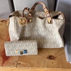Micheal Kors Hand Bag And Wallet 