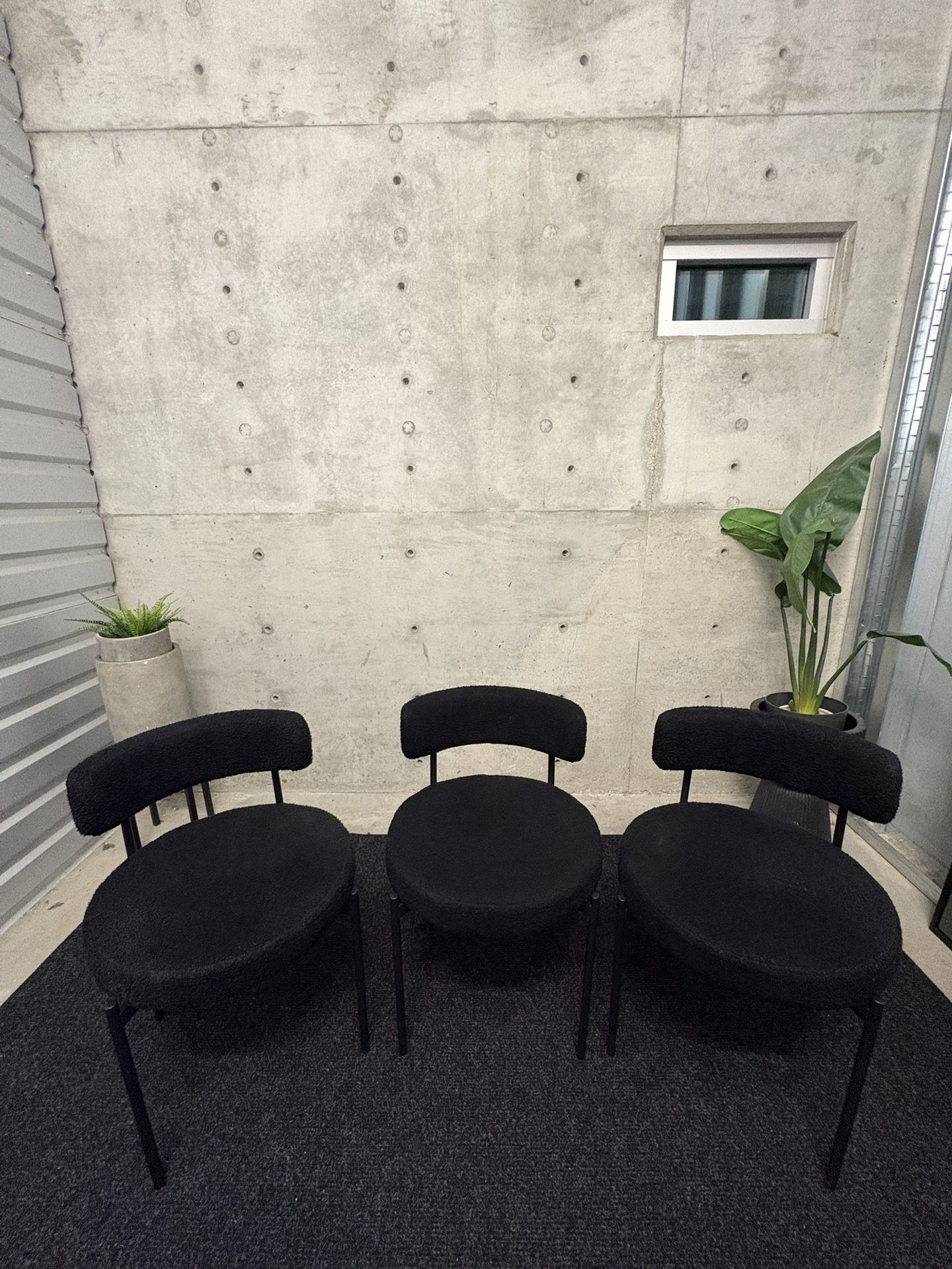 SET OF 3 BLACK CHAIRS MODERN SLEEK CHAIRS (DELIVERY AVAILABLE)